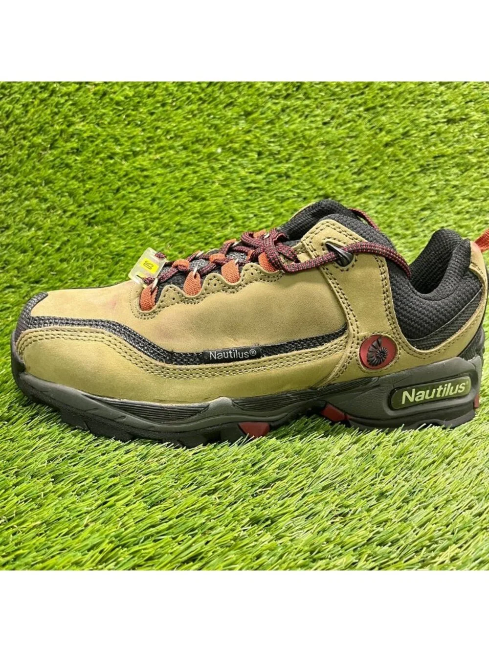 Nautilus N1392 Mens Size 10.5E Brown Black Athletic Steel Toe Safety Work Shoes